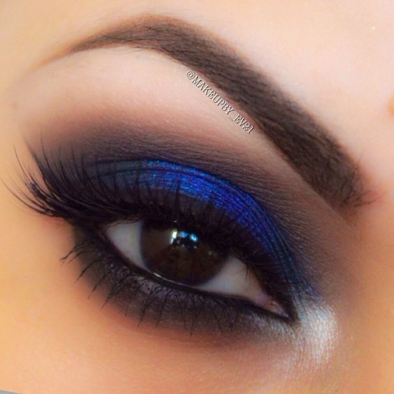 5 Tips on How to Pull Off Colorful Eyeshadow
