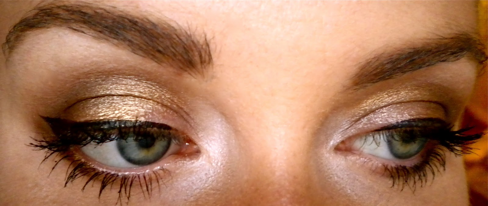 Bronze eyeshadow