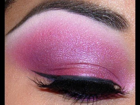 Bubblegum pink eyeshadow