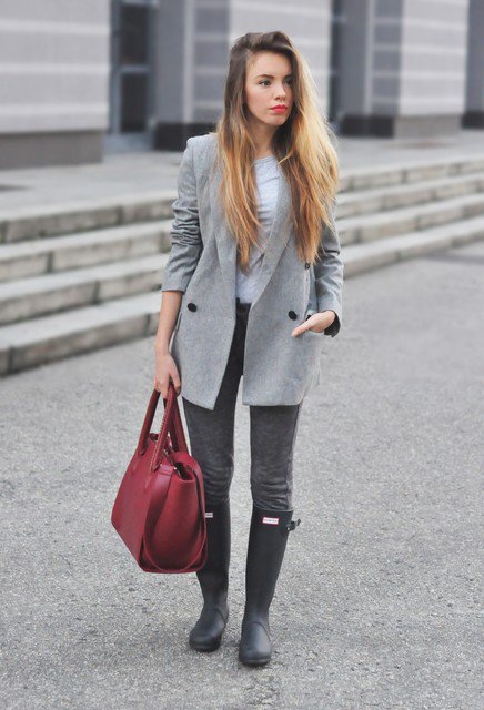 Chic Grey Outfit Idea for Any Occasion