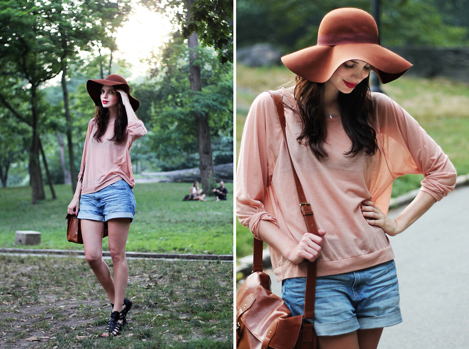 Floppy hat with shorts