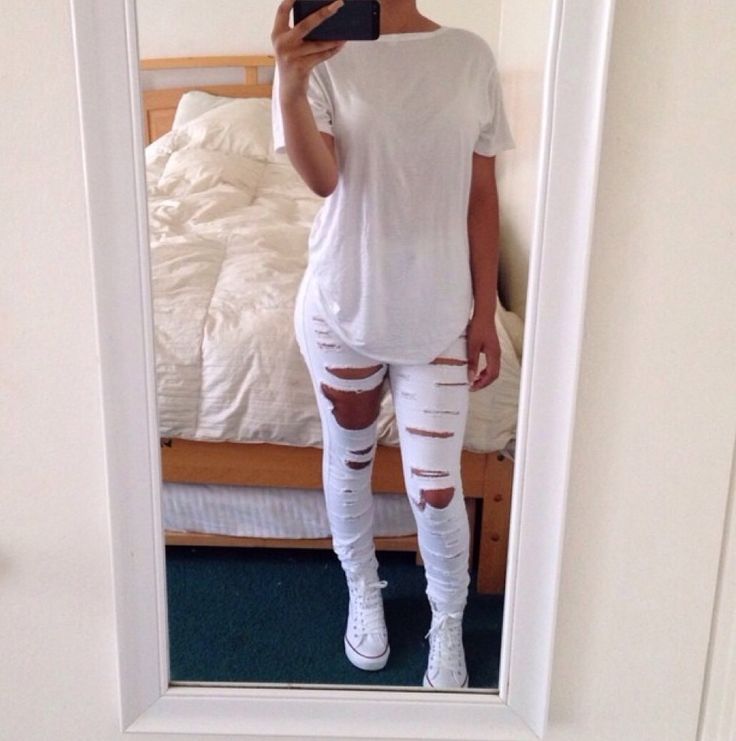 White distressed jeans