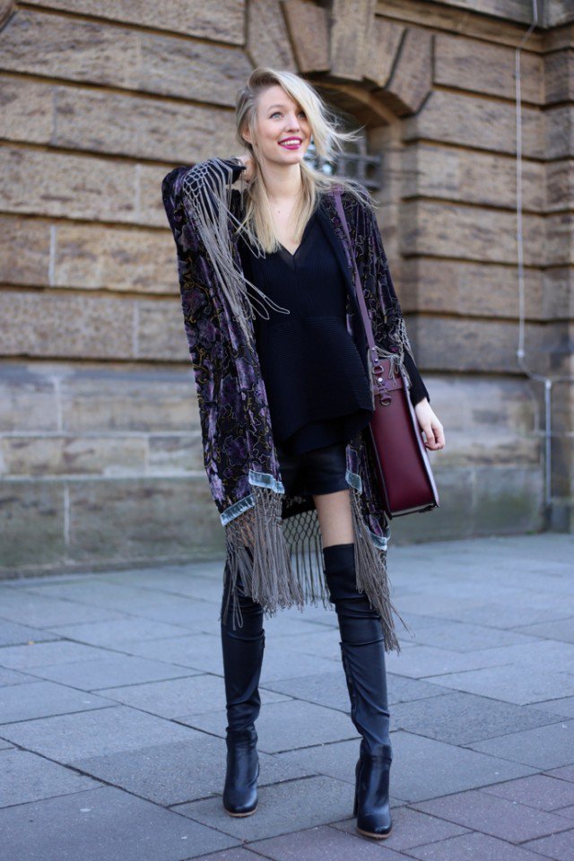 Stylish Floral Velvet Cardigan Outfit